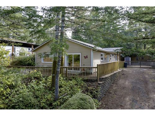 32 Easy St, Florence, OR, 97439-8763 | Card Image
