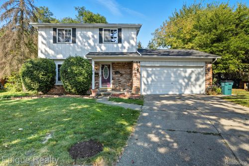 2263 Camilla Dr, Troy, MI, 48083-2305 | Card Image