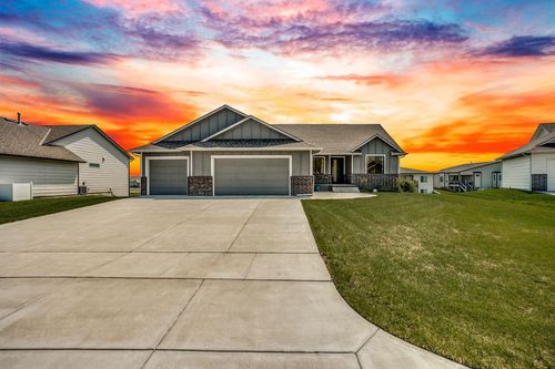 12006 E Bonita Cir, Wichita, KS, 67207-6694 | Card Image