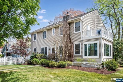 107 Main St, Glen Rock, NJ, 07452-2122 | Card Image