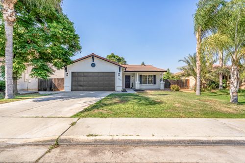 1912 Santa Maria Ave, Porterville, CA, 93257-8862 | Card Image