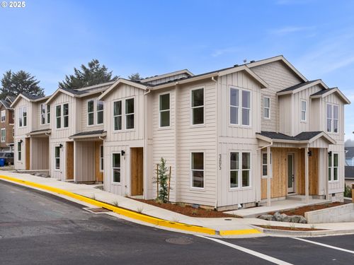 a-305 Se Jetty Ave, Lincoln City, OR, 97367-2850 | Card Image