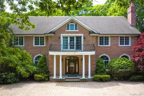 10 Emerson Ct, Hampton Bays, NY, 11946-2680 | Card Image