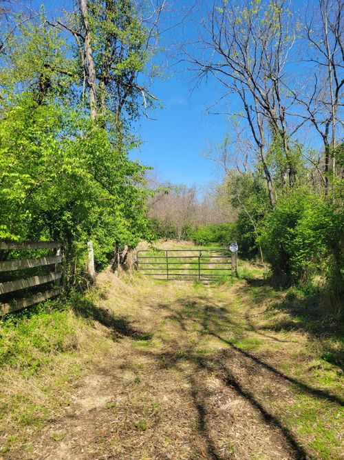233 Season Hill Farm Ln, Richmond, KY, 40475-8401 | Card Image