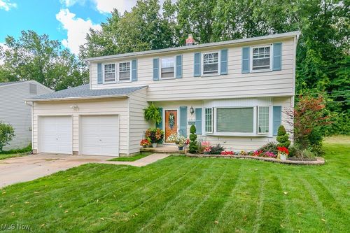 6488 Kimberly Dr, Garfield Heights, OH, 44125-4904 | Card Image