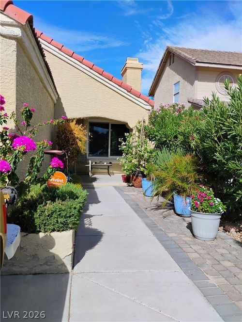 904 Shady Creek Dr, Las Vegas, NV, 89108-1739 | Card Image