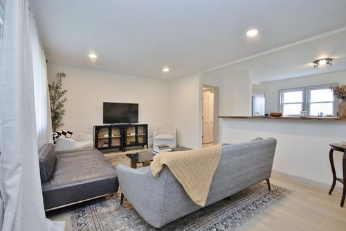 2075 Salt Point Tpke, Salt Point, NY, 12578-2404 | Card Image