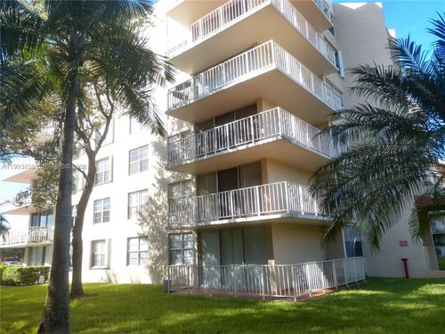 apt-112-13100 Sw 92nd Ave, Miami, FL, 33176-5702 | Card Image