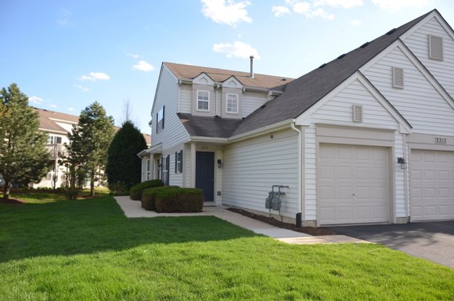 UNIT-204 - 2212 Waterleaf Ct, Condo with 2 bedrooms, 2 bathrooms and 1 parking in Naperville IL | Image 6