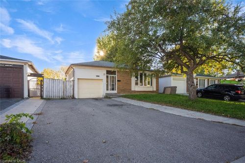 7270 Topping Rd, Mississauga, ON, L4T2Y5 | Card Image