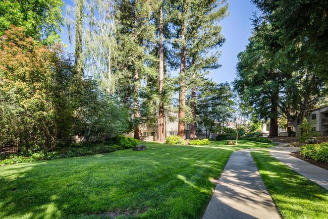 19414 Vineyard Ln, Townhouse with 3 bedrooms, 3 bathrooms and 20 parking in Saratoga CA | Image 27