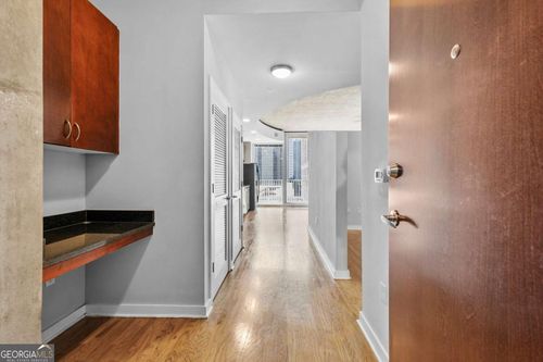 unit-1010-400 W Peachtree St Nw, Atlanta, GA, 30308-3546 | Card Image