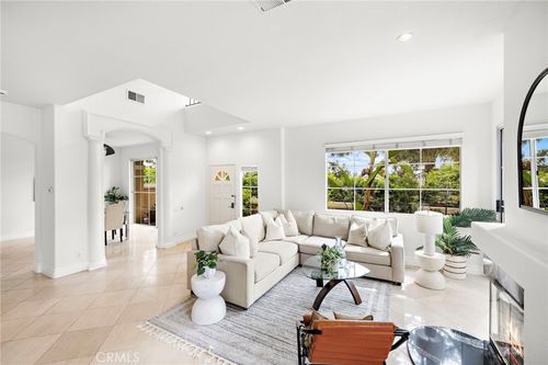 20 Front Row, Aliso Viejo, CA, 92656-2811 | Card Image