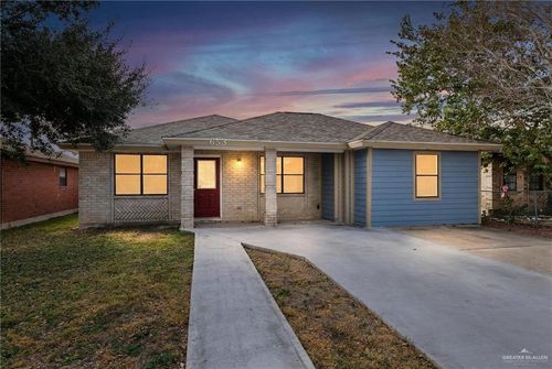 653 W Main Ave, Raymondville, TX, 78580-1913 | Card Image