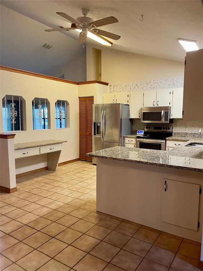 1112 Ne 130 Th Ter, House other with 3 bedrooms, 2 bathrooms and null parking in SILVER SPRINGS FL | Image 22