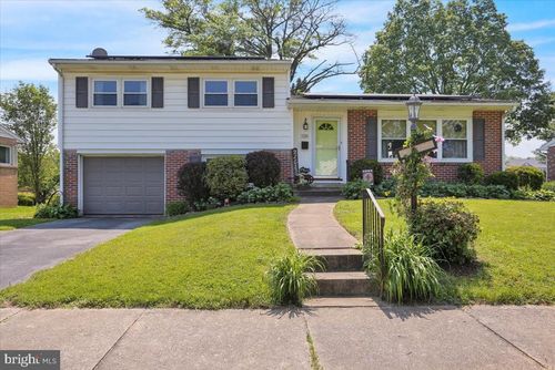150 Elizabeth Dr, SINKING SPRING, PA, 19608-1241 | Card Image