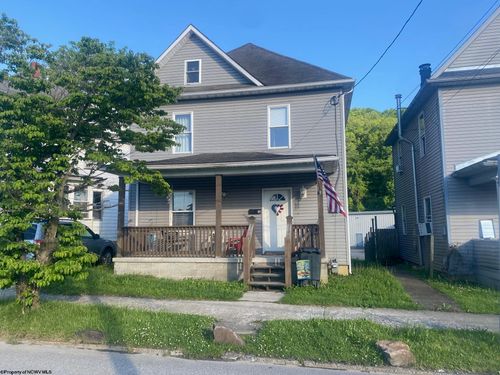 12 Locust St, Elkins, WV, 26241-3711 | Card Image