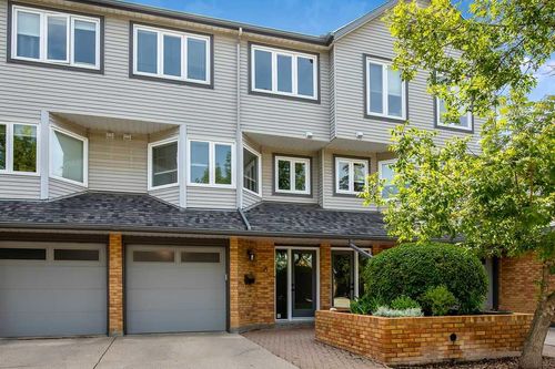 6 Coachway Green Sw, Calgary, AB, T3H1V8 | Card Image