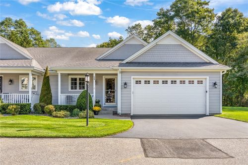 19 Classic Ct, North Kingstown, RI, 02852-4189 | Card Image