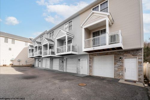 9 Willow Ridge Dr, Morgantown, WV, 26505-3862 | Card Image