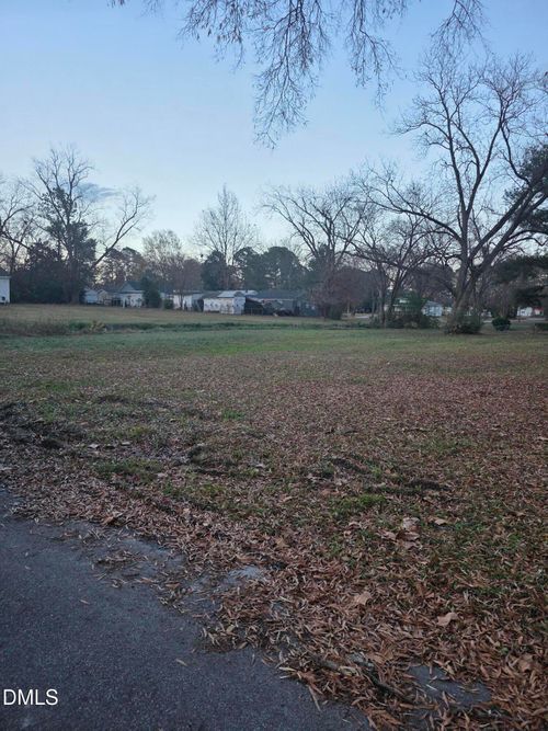 404 S Railroad St, Elm City, NC, 27822-9369 | Card Image