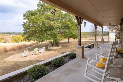 127 Camp Alzafar Rd, Boerne, TX, 78006-7895 | Card Image