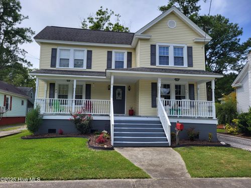 550 E Pungo St, Belhaven, NC, 27810-1523 | Card Image