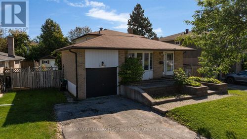 46 College Cres, Barrie, ON, L4M2W3 | Card Image