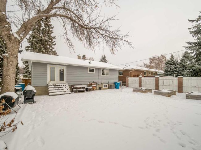 1806 14 Avenue S, Home with 4 bedrooms, 2 bathrooms and 3 parking in Lethbridge AB | Image 38
