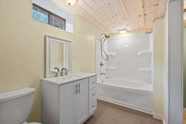 Bathroom in Basement | Image 31