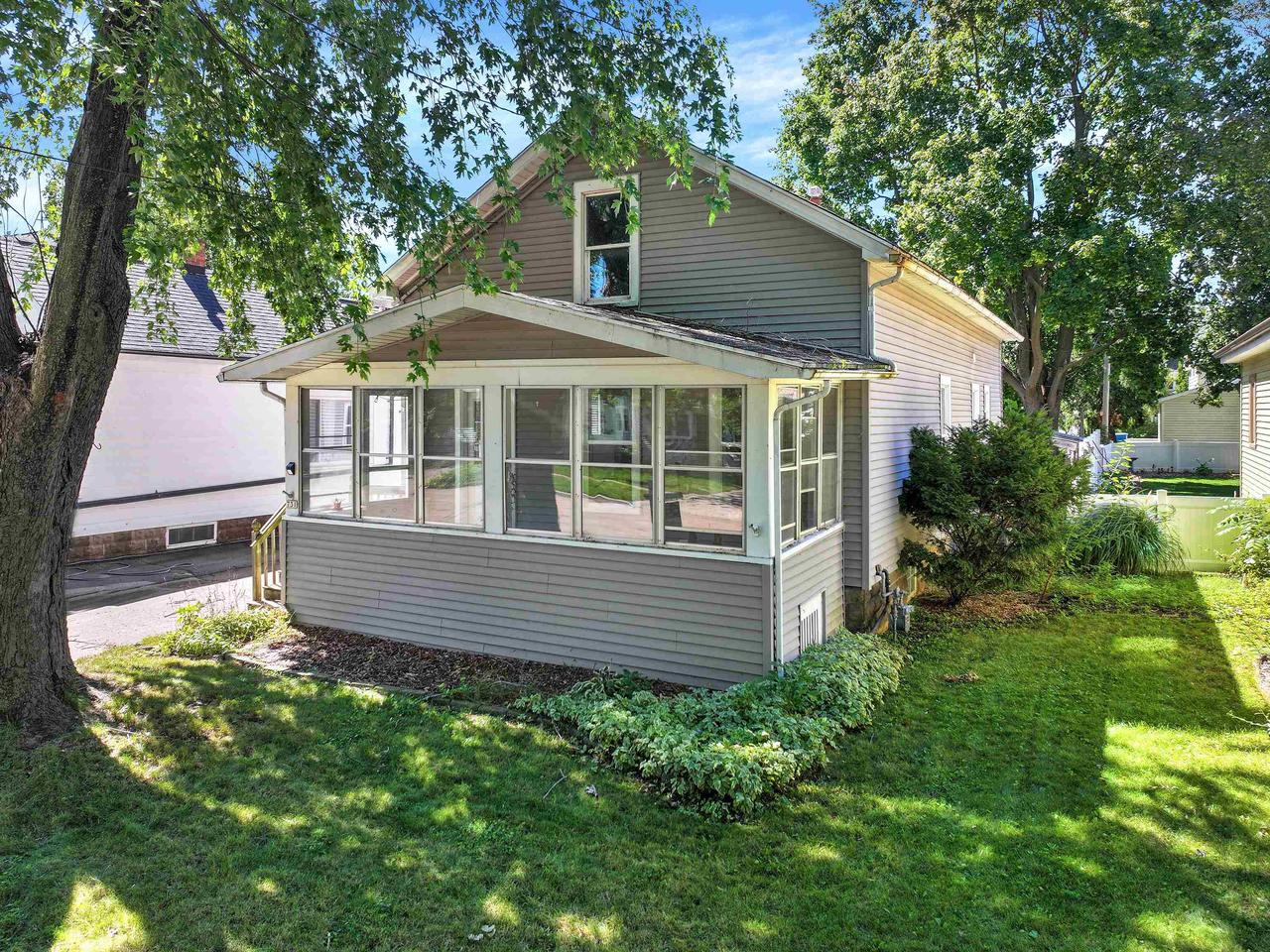 Evans St, Oshkosh, WI 54901