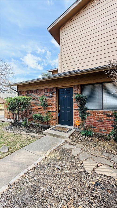 5761 Cedar Creek Dr, Benbrook, TX, 76109-5763 | Card Image