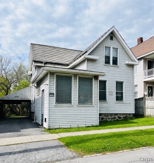 1205 Noyes St, Utica, NY, 13502-4427 | Card Image