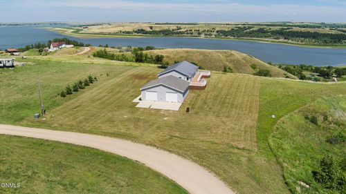 759 Jacob Ln Sw, Linton, ND, 58552-1759 | Card Image