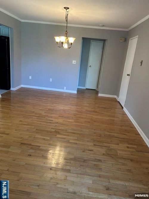 15 Cottage St, Midland Park, NJ, 07432-1906 | Card Image