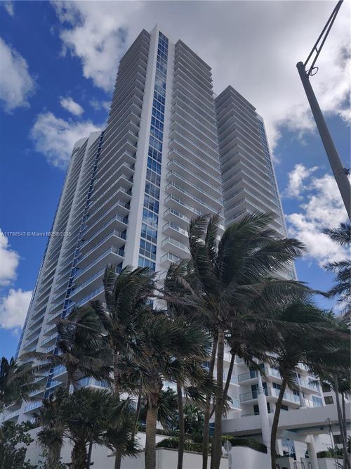 apt-2206-3101 S Ocean Dr, Hollywood, FL, 33019-2891 | Card Image