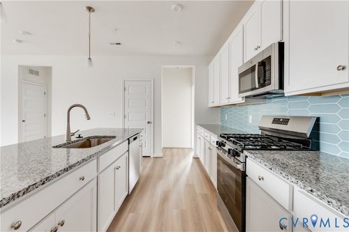 unit-102-5304 Twisting Vine Ln, Glen Allen, VA, 23059-5997 | Card Image