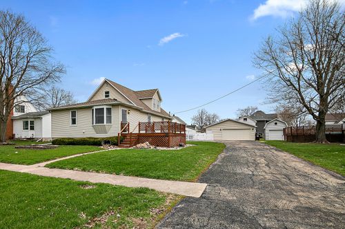 203 Lake St, Ashkum, IL, 60911-6052 | Card Image