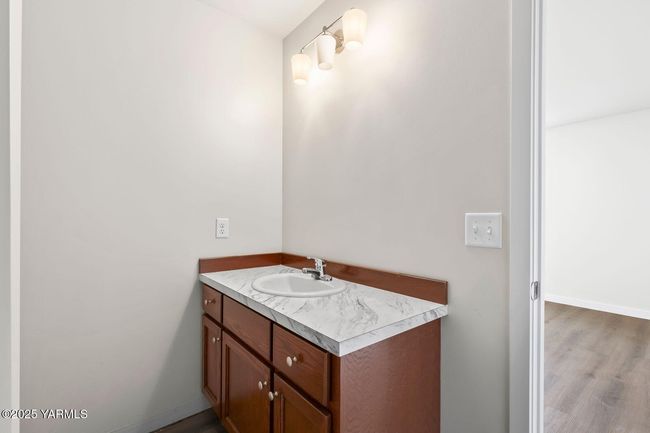 Primary Bathroom | Image 22