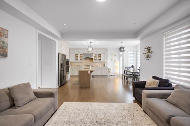 13 Minna Trail, House other with 6 bedrooms, 4 bathrooms and 4 parking in Brampton ON | Image 9