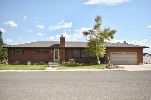 60 E 200 N, Castle Dale, UT, 84513-7780 | Card Image