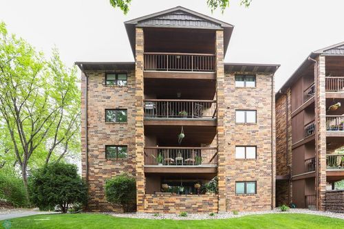 apt-b2-220 8th St S, Fargo, ND, 58103-1888 | Card Image