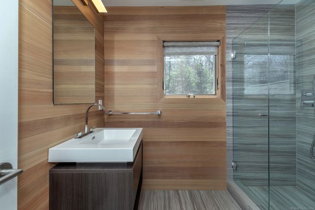 Second Bathroom | Image 16