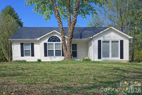 107 E Panther Creek Rd, Troutman, NC, 28166-7734 | Card Image