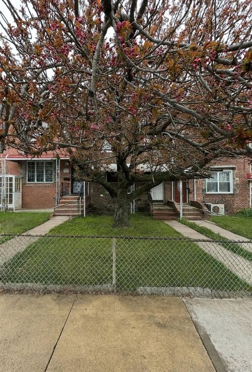 73 52nd Ave, Maspeth, NY, 11378-1502 | Card Image