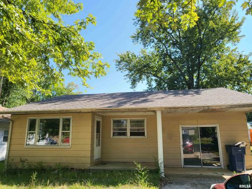 170 S Crosno Ave, Bonnie, IL, 62816-1007 | Card Image