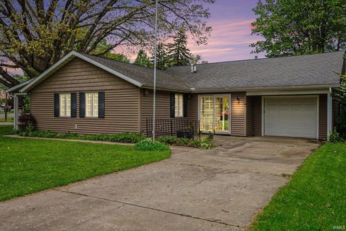 2720 Hilltop Dr, South Bend, IN, 46614-1519 | Card Image