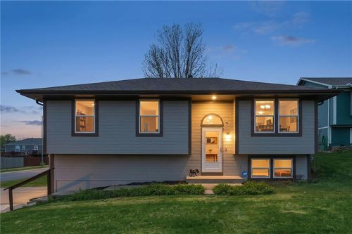 500 N Saville Ct, Independence, MO, 64050-3465 | Card Image