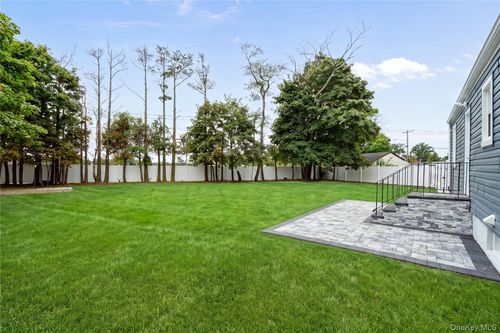 48 Cliff Ave, Hempstead, NY, 11550-7117 | Card Image