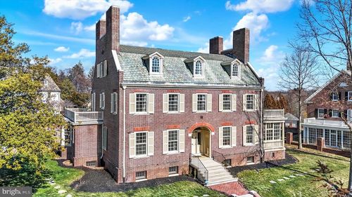 818 W University Pkwy, BALTIMORE, MD, 21210-2912 | Card Image